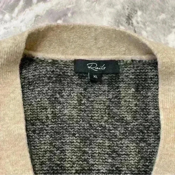 Rails Women's Plaid Cardigan Sweater Ivory Black Size XL Wool Winter Preppy - Picture 9 of 11